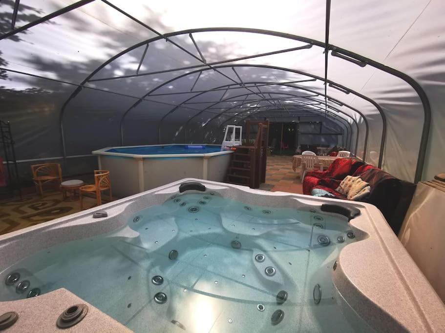 Country Side Haven Two Double Ensuite Bedrooms Couples Exclusive Rate Offered Saint-Michel-de-Montjoie 外观 照片